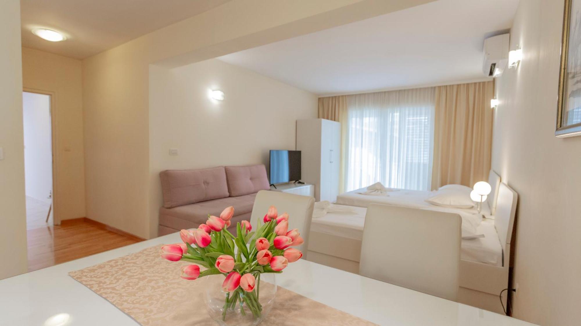 Baska Voda Apartments - Steps From The Beach, Free Parking, Central Location Εξωτερικό φωτογραφία