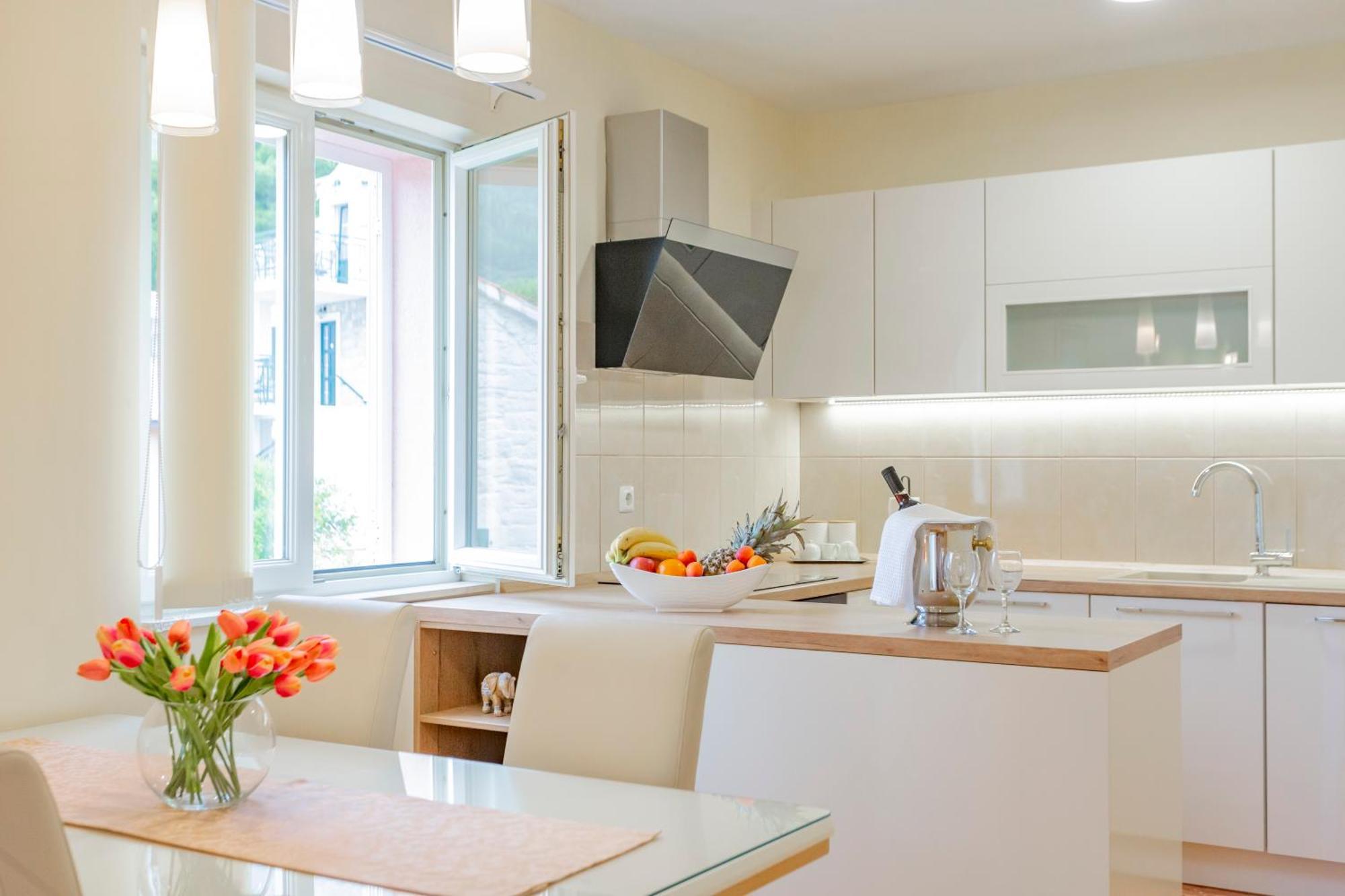 Baska Voda Apartments - Steps From The Beach, Free Parking, Central Location Εξωτερικό φωτογραφία