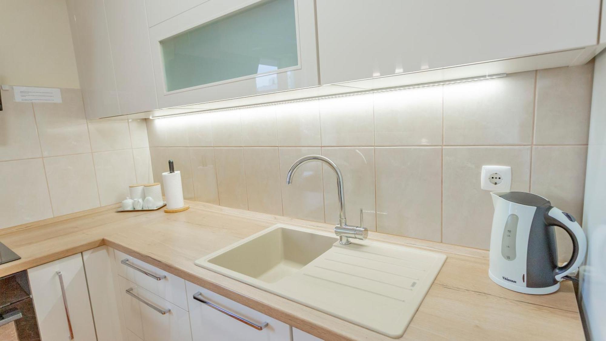 Baska Voda Apartments - Steps From The Beach, Free Parking, Central Location Εξωτερικό φωτογραφία