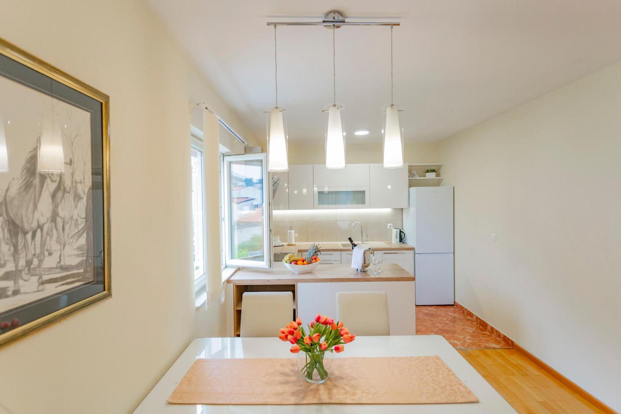 Baska Voda Apartments - Steps From The Beach, Free Parking, Central Location Εξωτερικό φωτογραφία