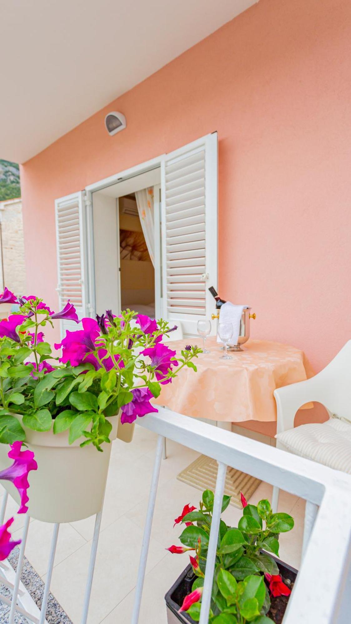 Baska Voda Apartments - Steps From The Beach, Free Parking, Central Location Εξωτερικό φωτογραφία
